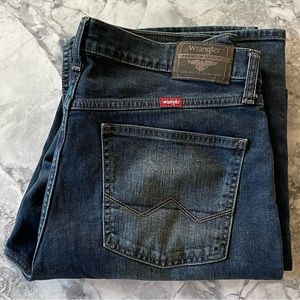 Wrangler relaxed boot jeans